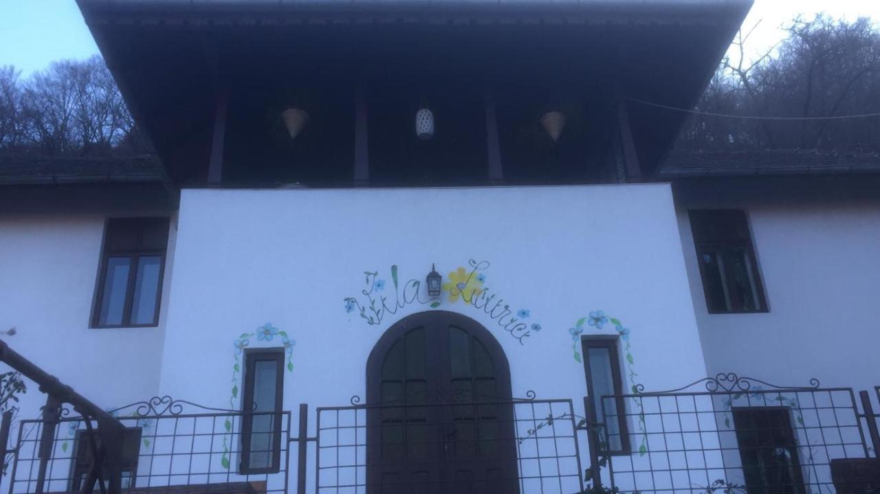 Vila Licurici Căciulata Kültér fotó